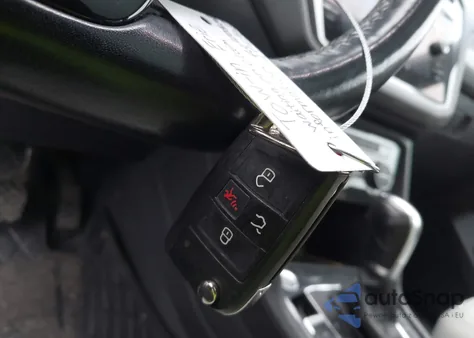 2019 Volkswagen Tiguan 2.0T Se/2.0T Sel/2.0T Sel R-Line/2.0T Sel R-Line Black z USA, uszkodzony, nr VIN 3VV2B7AX2KM054733